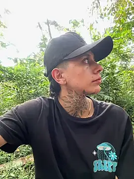 Snapshot of _PhillipBrown chatting on December 7, 9:33 pm PhillipBrown online show from December 7, 9:33 pm