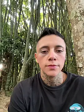 Snapshot of _PhillipBrown chatting on December 12, 9:26 pm PhillipBrown online show from December 12, 9:26 pm