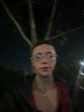 Snapshot of _PhillipBrown chatting on December 19, 9:40 am PhillipBrown online show from December 19, 9:40 am