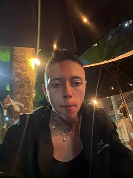 Snapshot of _PhillipBrown chatting on January 21, 11:34 pm PhillipBrown online show from January 21, 11:34 pm