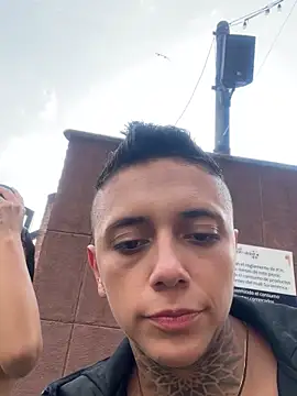 Snapshot of _PhillipBrown chatting on January 22, 8:59 pm PhillipBrown online show from January 22, 8:59 pm