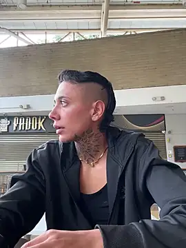 Snapshot of _PhillipBrown chatting on January 28, 12:54 pm PhillipBrown online show from January 28, 12:54 pm