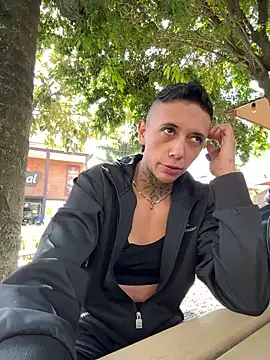 Snapshot of _PhillipBrown chatting on January 29, 2:21 pm PhillipBrown online show from January 29, 2:21 pm