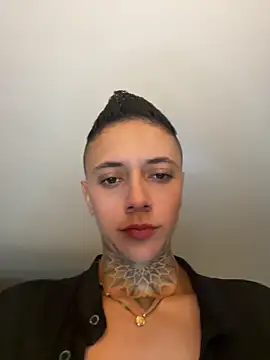 Snapshot of _PhillipBrown chatting on February 2, 8:02 am PhillipBrown online show from February 2, 8:02 am