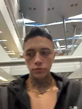 Snapshot of _PhillipBrown chatting on February 4, 12:00 pm PhillipBrown online show from February 4, 12:00 pm