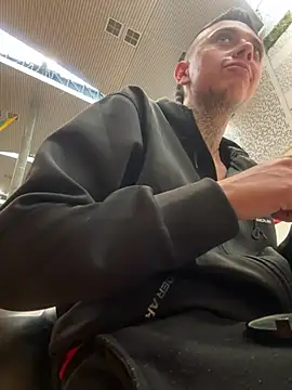 Snapshot of _PhillipBrown chatting on February 21, 8:49 pm PhillipBrown online show from February 21, 8:49 pm