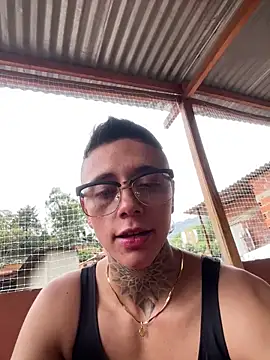 Snapshot of _PhillipBrown chatting on March 14, 3:58 pm PhillipBrown online show from March 14, 3:58 pm