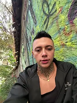 Snapshot of _PhillipBrown chatting on September 11, 11:43 am PhillipBrown online show from September 11, 11:43 am