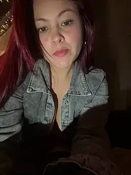 Snapshot of lia_moon77 chatting on January 9, 11:24 pm lia moon77 online show from January 9, 11:24 pm