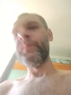 Snapshot of Andrzej-M chatting on May 25, 11:38 am Andrzej-M online show from May 25, 11:38 am