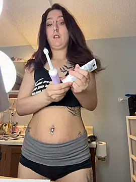 NovaLove2002 online show from April 28, 5:07 pm