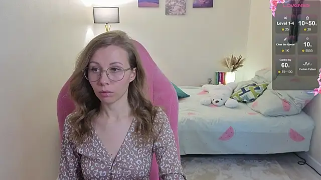 Snapshot of Lill_Mary chatting on October 16, 3:40 am Lill Mary online show from October 16, 3:40 am