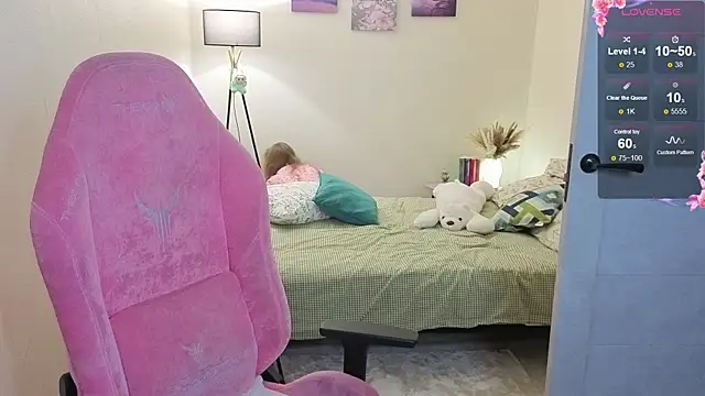 Snapshot of Lill_Mary chatting on November 7, 2:22 am Lill Mary online show from November 7, 2:22 am