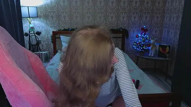 Lill Mary online show from December 17, 4:18 am