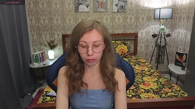 Lill Mary online show from February 7, 1:42 am