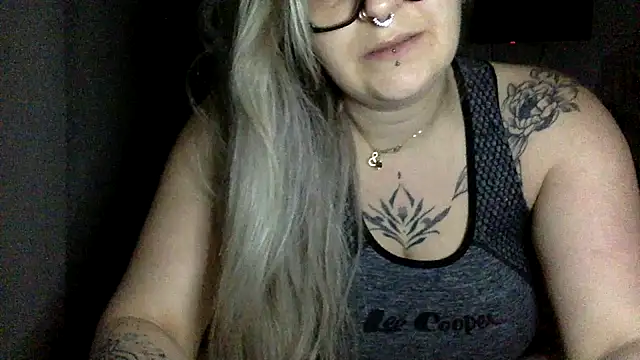 Snapshot of vanillesoumise chatting on February 10, 9:36 am vanillesoumise online show from February 10, 9:36 am