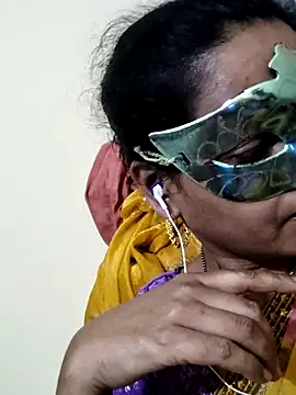 Snapshot of anuradha1432 chatting on March 20, 12:53 pm anuradha1432 online show from March 20, 12:53 pm