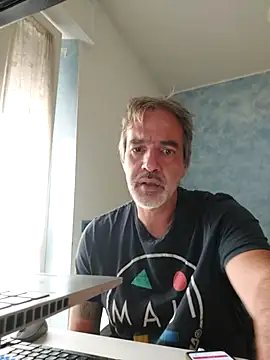 Snapshot of Marcolino183 chatting on June 4, 7:25 am Marcolino183 online show from June 4, 7:25 am