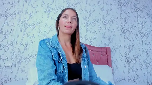 Mia Malkovaa  online show from February 28, 5:36 pm