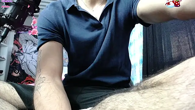 Snapshot of dylan_fun18 chatting on January 18, 9:40 pm dylan fun18 online show from January 18, 9:40 pm