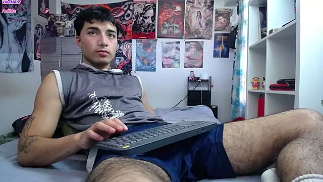 Snapshot of dylan_fun18 chatting on March 1, 6:54 pm dylan fun18 online show from March 1, 6:54 pm