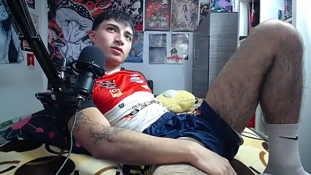 dylan fun18 online show from April 4, 9:12 pm