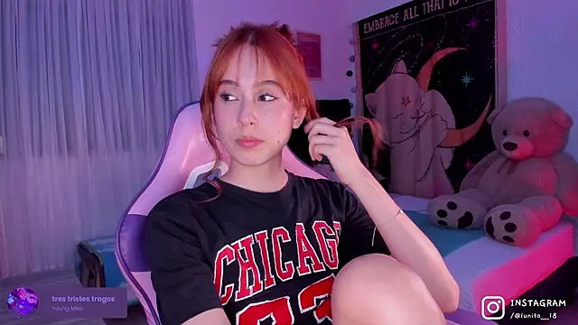 Snapshot of alice_guerin_ chatting on October 3, 2:30 am alice guerin online show from October 3, 2:30 am