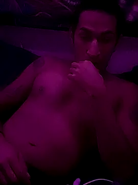 LargeDominoes online show from April 12, 9:03 am