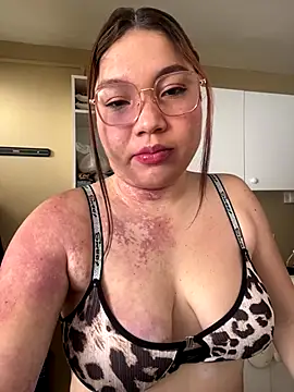 WhiteWomen online show from October 13, 3:23 pm