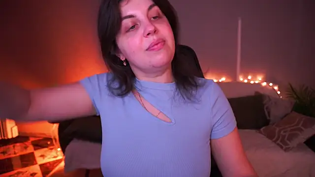 MirandaWong online show from March 11, 6:30 am