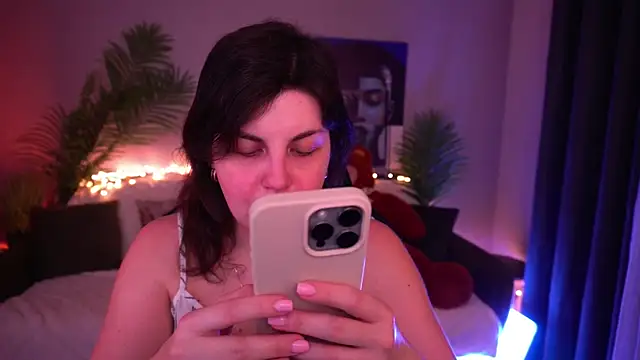 MirandaWong online show from April 1, 5:30 am