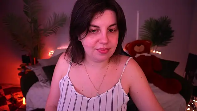 MirandaWong online show from April 10, 5:45 am