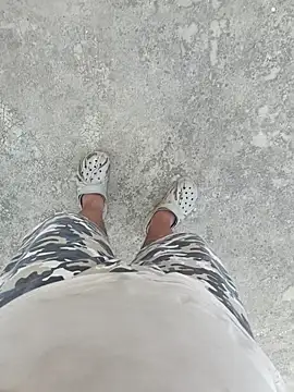 Snapshot of ridetoheaven chatting on February 15, 12:03 pm ridetoheaven online show from February 15, 12:03 pm