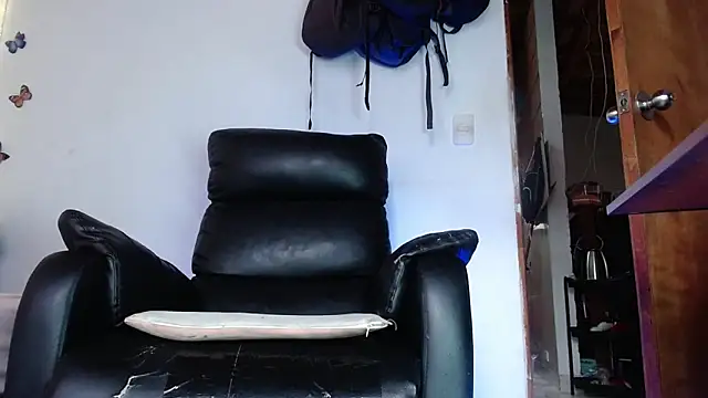 Snapshot of calioppe01 chatting on January 10, 12:40 pm calioppe01 online show from January 10, 12:40 pm