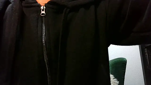 Snapshot of calioppe01 chatting on February 18, 10:33 am calioppe01 online show from February 18, 10:33 am