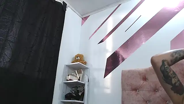 Snapshot of Kitten_Hot_ chatting on September 12, 10:10 pm Kitten Hot online show from September 12, 10:10 pm