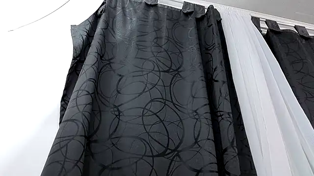 Snapshot of Kitten_Hot_ chatting on November 12, 1:28 am Kitten Hot online show from November 12, 1:28 am