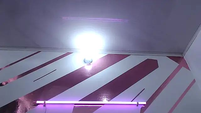 Snapshot of Kitten_Hot_ chatting on December 2, 6:25 pm Kitten Hot online show from December 2, 6:25 pm