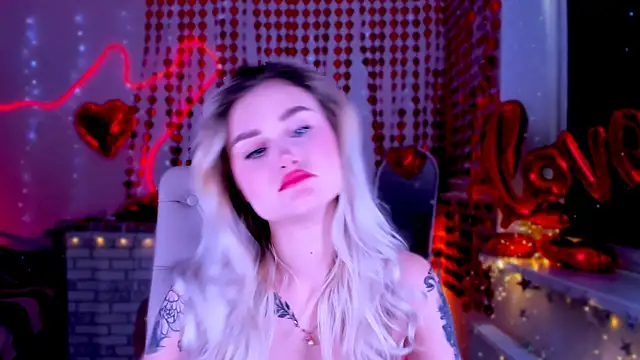 Snapshot of _Ravenaa chatting on February 26, 11:20 am Ravenaa online show from February 26, 11:20 am