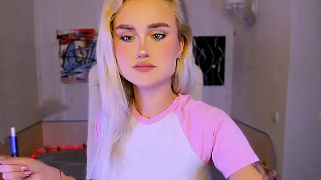 Snapshot of _Ravenaa chatting on November 24, 2:28 pm Ravenaa online show from November 24, 2:28 pm