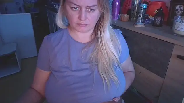 Snapshot of Meliss_Official9 chatting on October 30, 6:30 pm Meliss Official9 online show from October 30, 6:30 pm