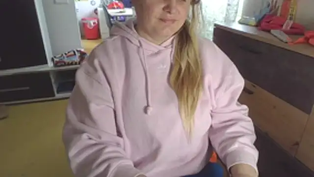 Meliss Official9 online show from April 12, 8:52 am