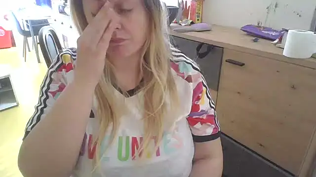 Meliss Official9 online show from April 17, 9:56 am