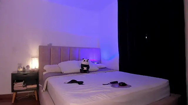 danna davis18 online show from February 18, 7:09 pm