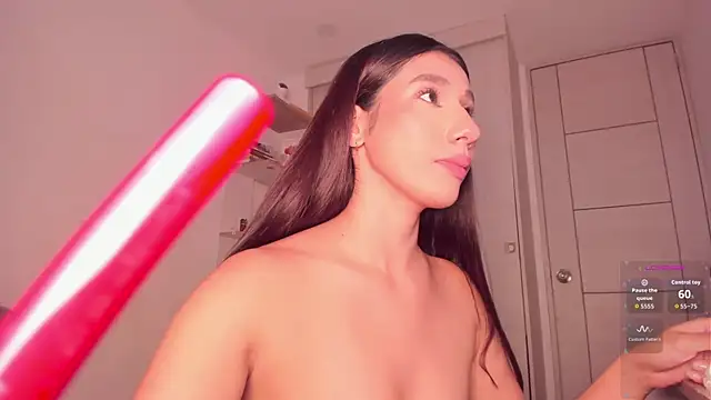 Snapshot of danna_davis18 chatting on August 1, 7:35 pm danna davis18 online show from August 1, 7:35 pm