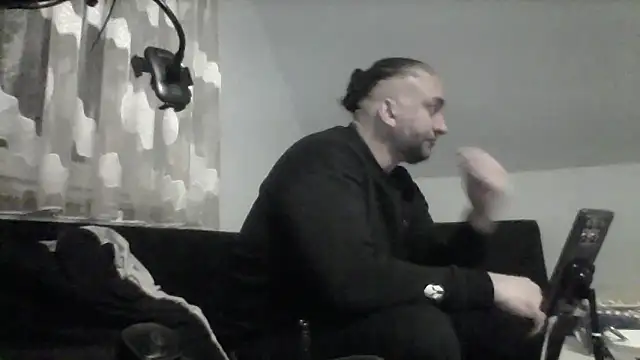 Snapshot of NewyorkDimi chatting on November 8, 4:23 am NewyorkDimi online show from November 8, 4:23 am