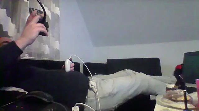 Snapshot of NewyorkDimi chatting on December 4, 12:31 am NewyorkDimi online show from December 4, 12:31 am