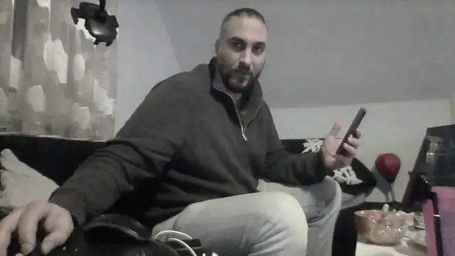 Snapshot of NewyorkDimi chatting on December 16, 4:50 am NewyorkDimi online show from December 16, 4:50 am