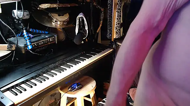 DREAMZ420 online show from October 13, 9:42 am