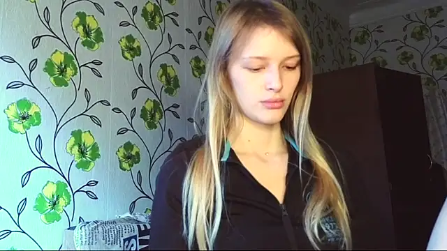Evvie Summn1 online show from June 5, 6:42 am